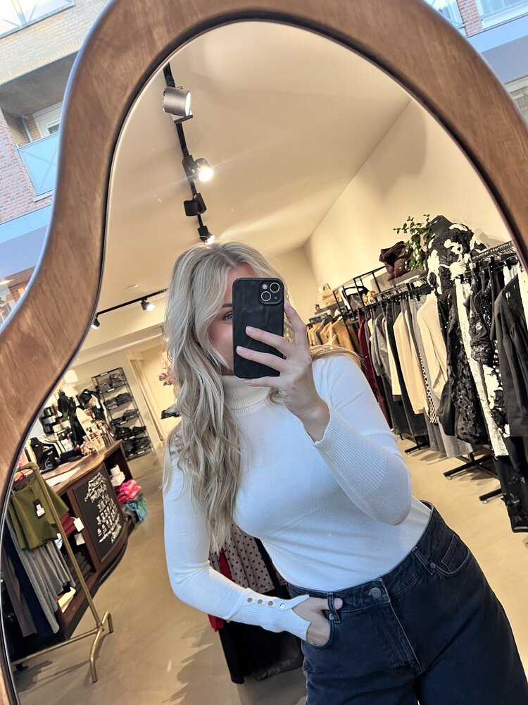 Just be Jolie Amanda Coltrui White