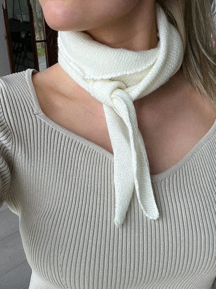 Neo Noir Misty Knit Scarf Off White