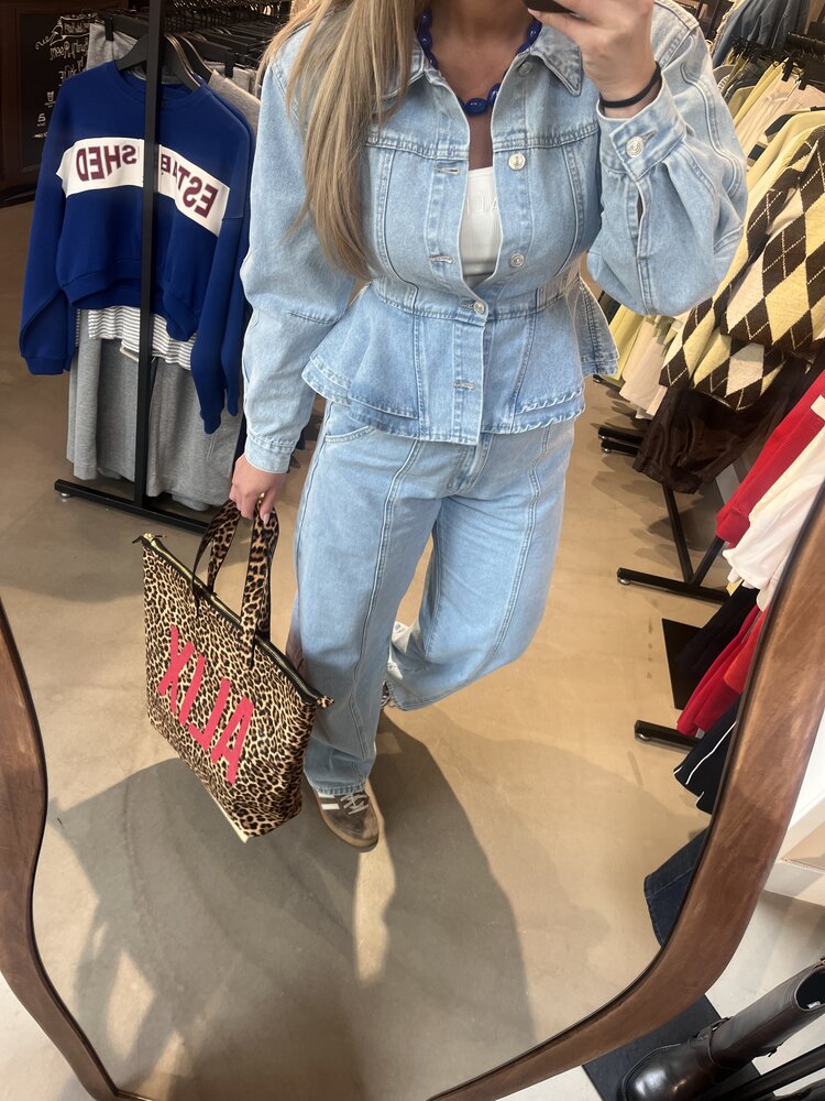 Loavies The Thread Of Us