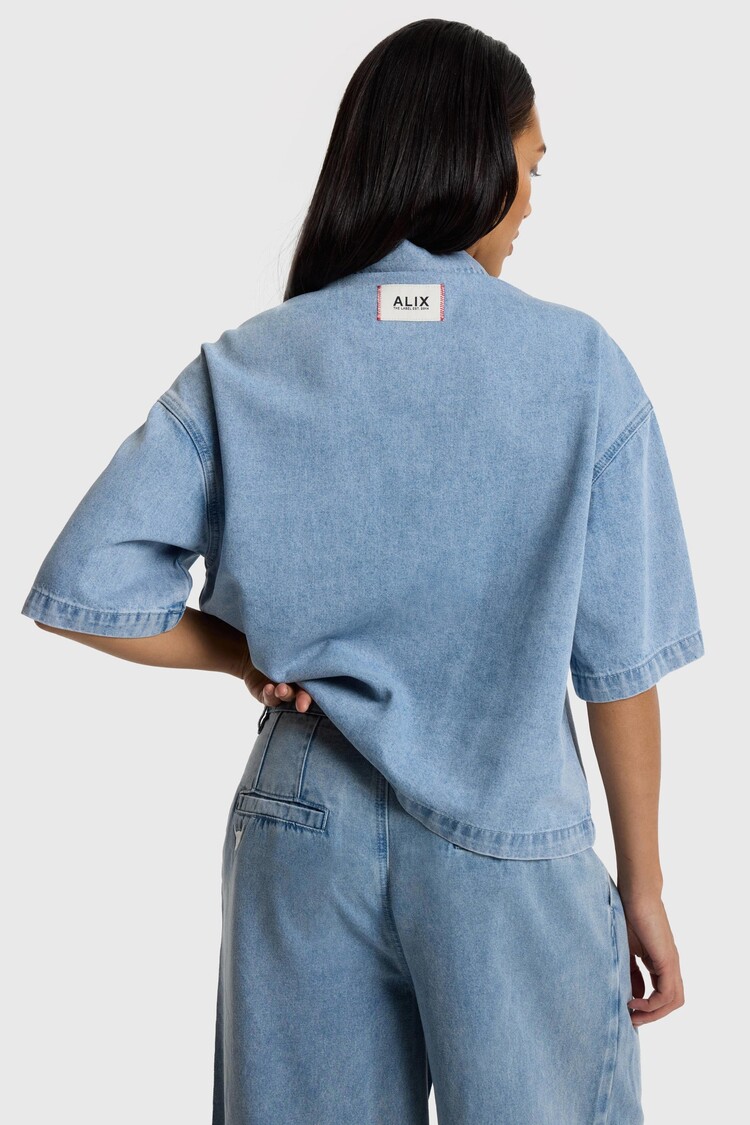 Alix The Label Ladies Woven Denim Shortsleeve Blouse Light Blue Denim