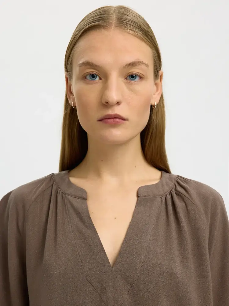 Selected Femme Viva 2/4 V-Neck Linen Blend Top Noos Sandshell