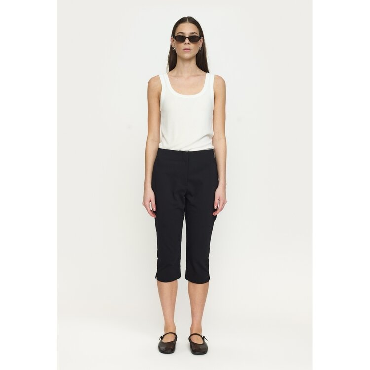 Soft Rebels Hibiscus Capri Black