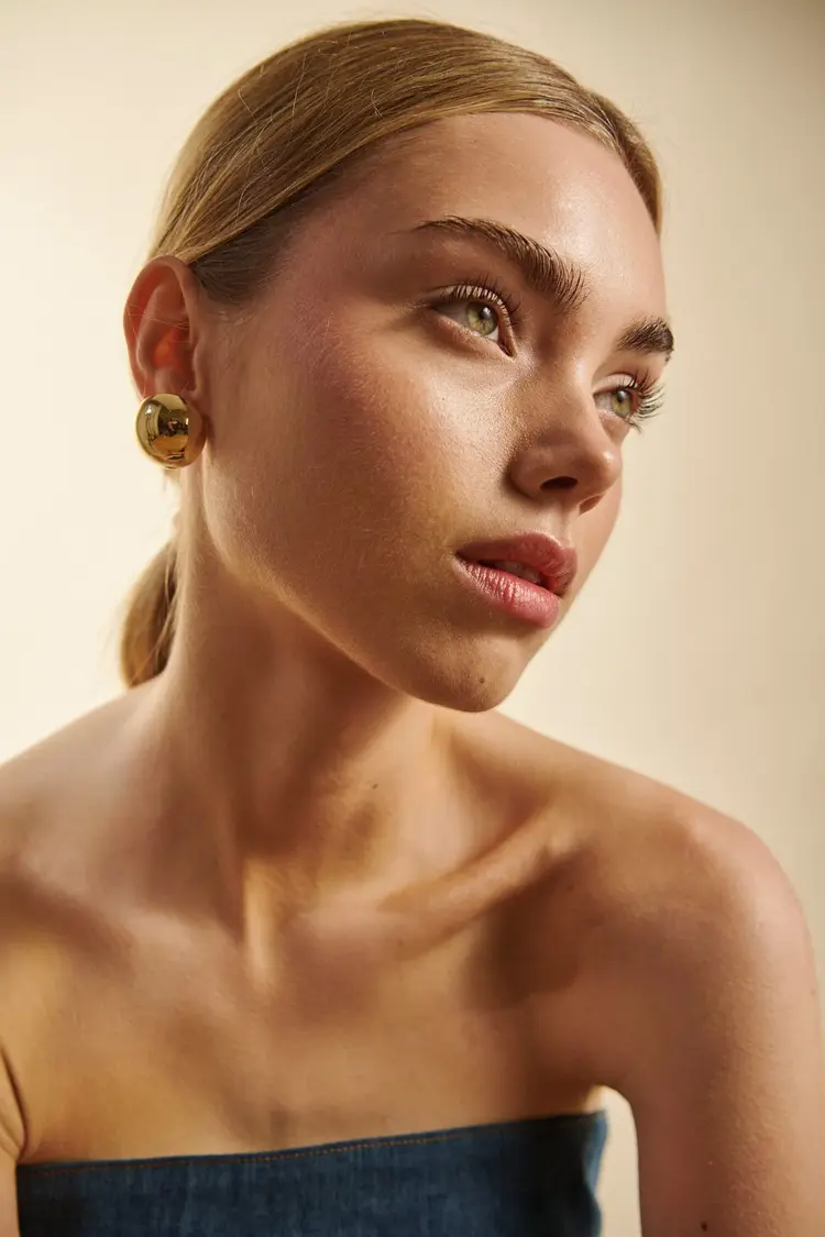 Bow19 Big Earrings Gold