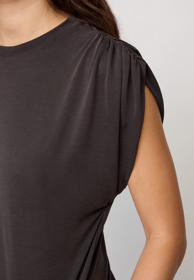 Co'Couture CamillaCC Ruched Shoulder Tee Dark Grey