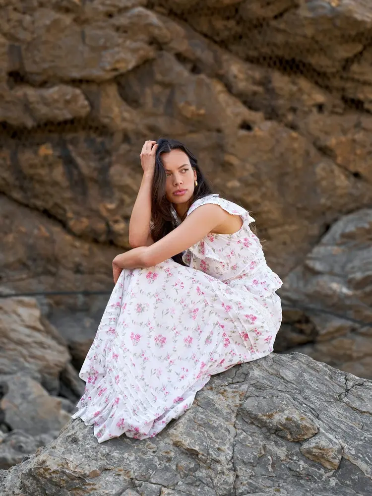 Neo Noir Netails Spring Flower Top Off White