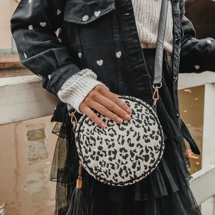 Bulu Brands Buluci Round Leopard Black & White