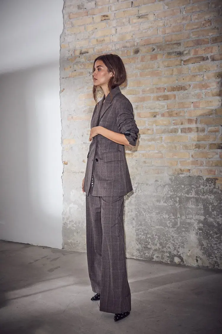 Haute L'Amitié Waist Fit Check Blazer Mocca