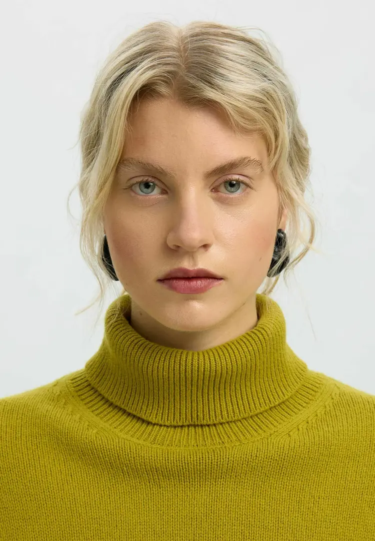 Selected Femme Wellie LS Knit Roll Neck Avocado Oil