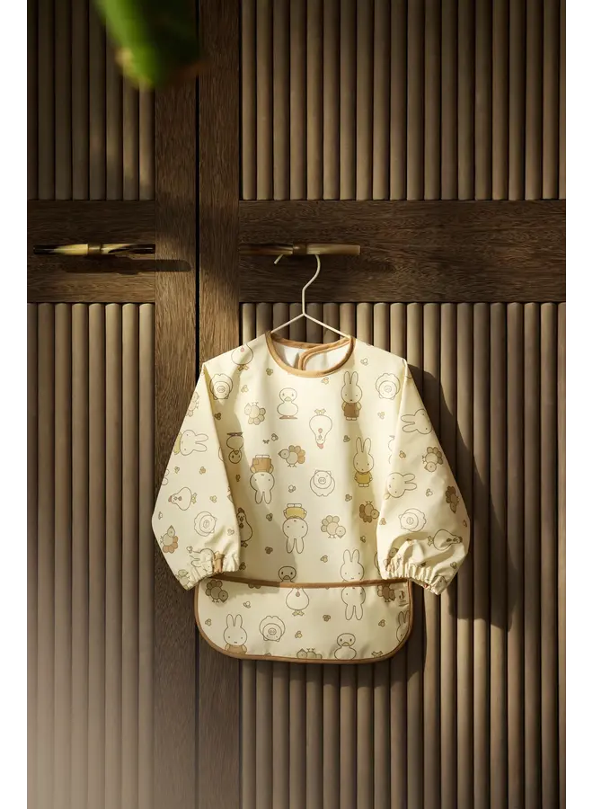 Jollein | Slab Waterproof met Mouw  - Miffy Family Farm