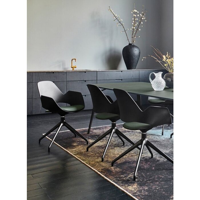 HOUE Falk Chair Four Star Return Swivel Black