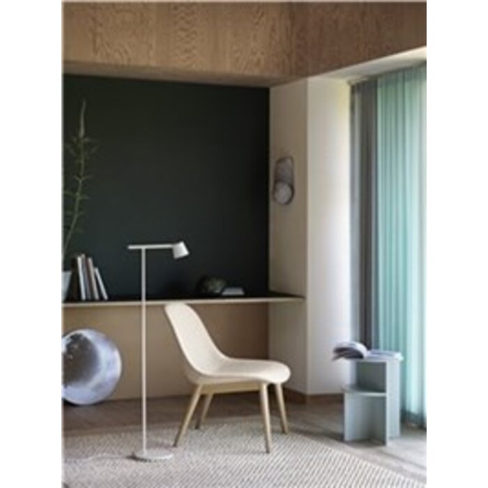 Muuto Tip Floor Lamp Black