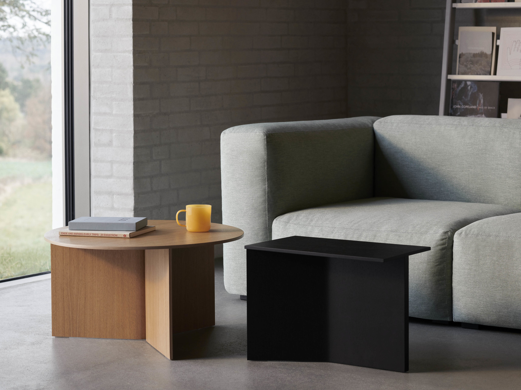 【即日発送・新品】HAY SLIT TABLE ROUND HAY Slit Table Walnut – Origami design bijzettafel | GRAUS wonen