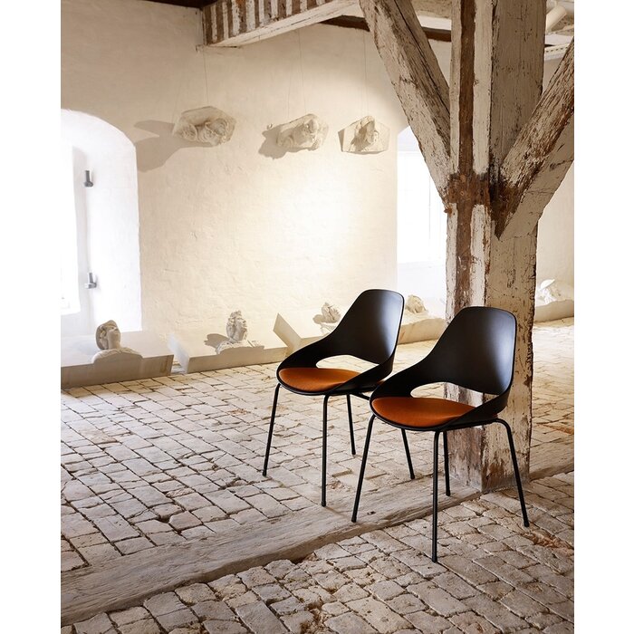 HOUE Falk Chair Low Armrest Upholstered Seat