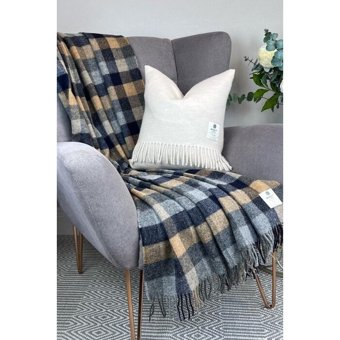 McNutt of Donegal Plaid Navy & Mustard Block 200 x 145 cm