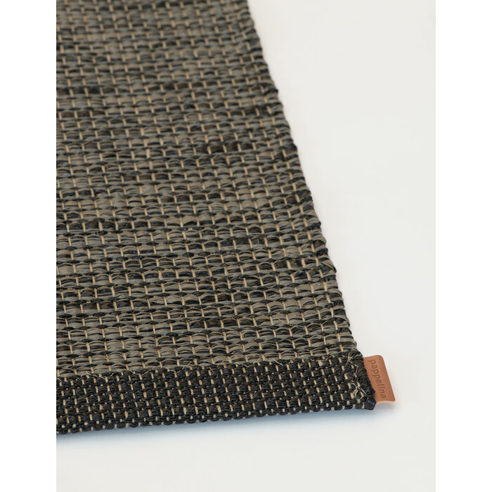 Pappelina SAM Linen Vloerkleed Black/Walnut