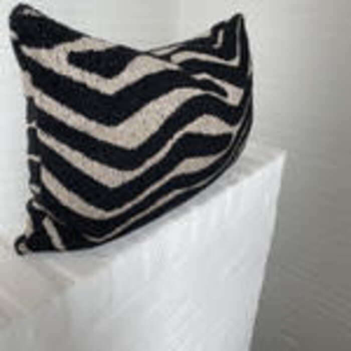 Omar Antwerp Mona Cushion