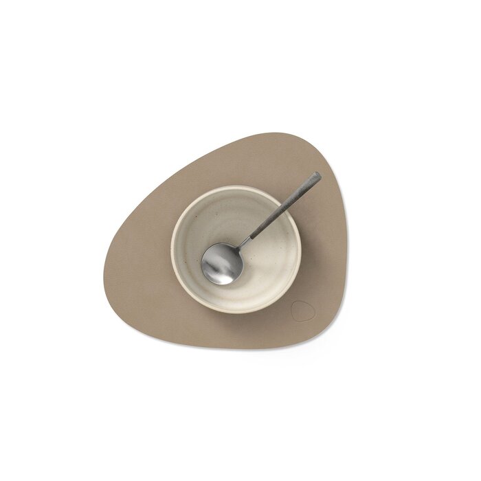 LIND DNA Placemat Curve Small 24 x 28 cm Leather Nupo