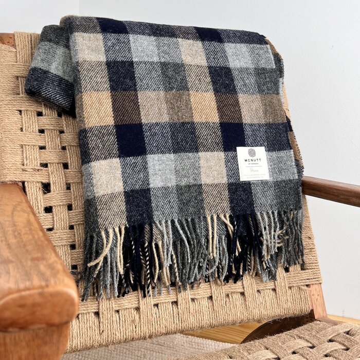 McNutt of Donegal Plaid Navy & Mustard Block 200 x 145 cm