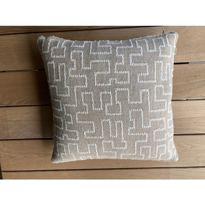 Omar Antwerp Connor Ivory Reverse Cushion