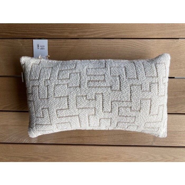 Omar Antwerp Connor Ivory Reverse Cushion