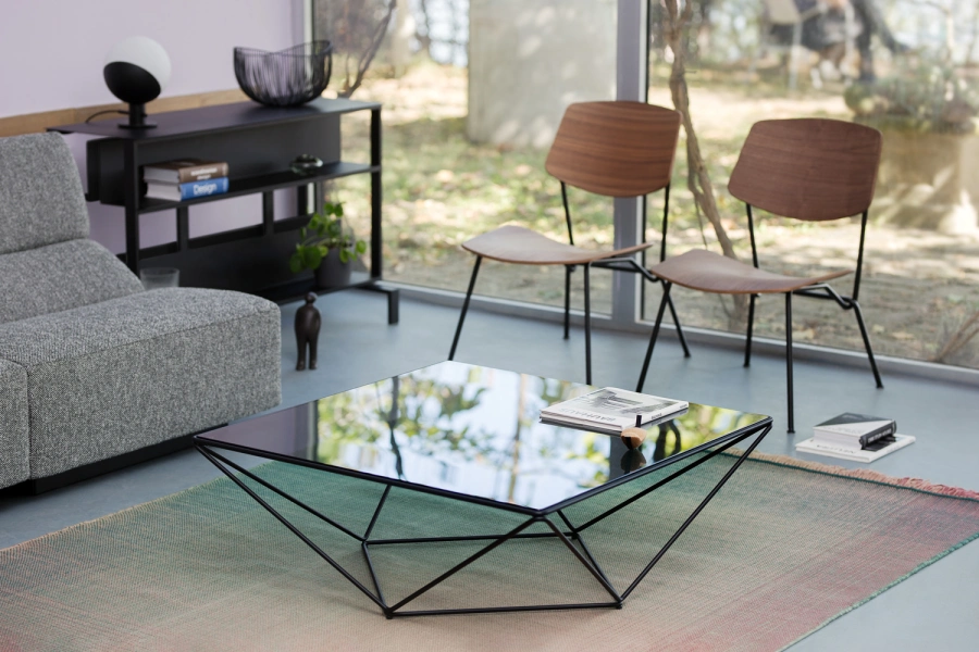 Avet Low Table 50 x 50 cm Black/Smoked Glass