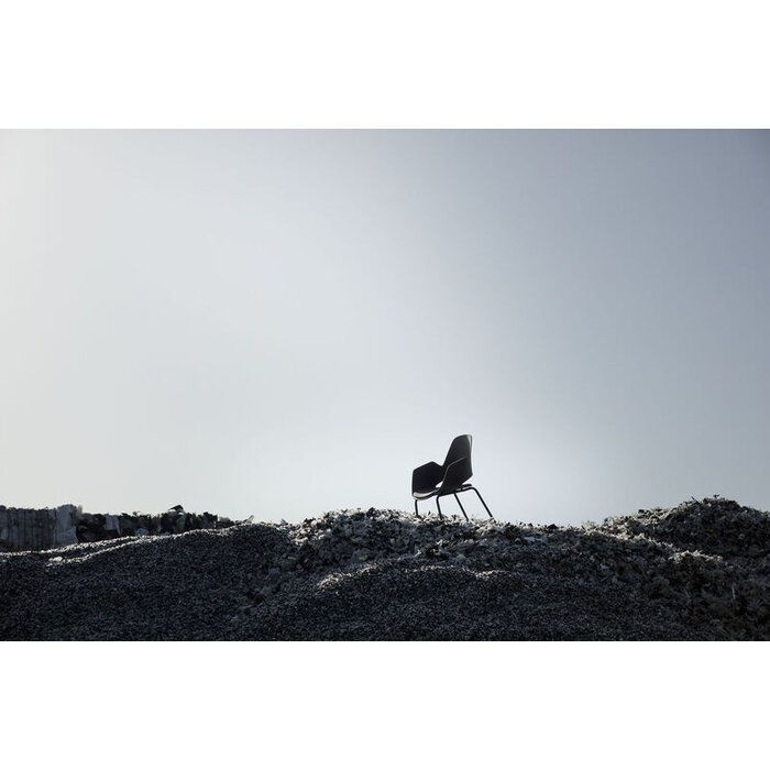 HOUE Falk Chair Armrest Black Oak Veneer Legs