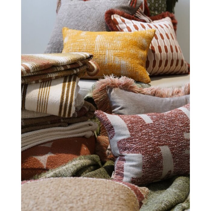 Omar Antwerp Pablo Burgundy Cushion