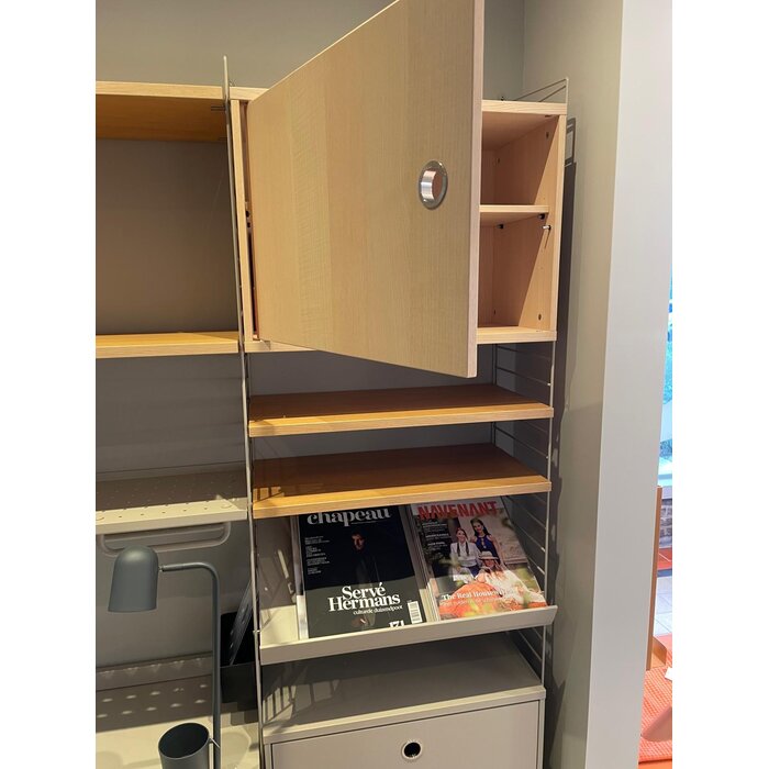 String Furniture Showroom Model String Bureau Opstelling