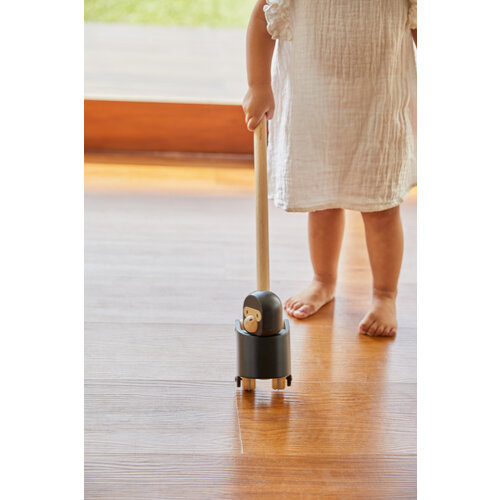 PLAN TOYS climbing gorilla