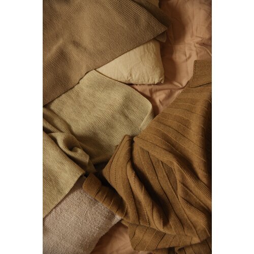 HVID blanket holly - walnut