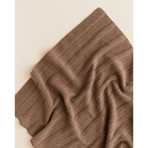 HVID blanket holly - walnut