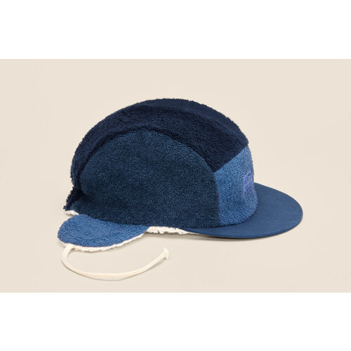 NEW KIDS IN THE HOUSE winter cap with plush lining - robin terry space
