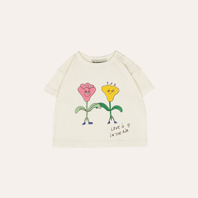 baby tshirt - love is in the air