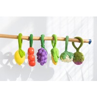 OLI & CAROL lemon rattle toy