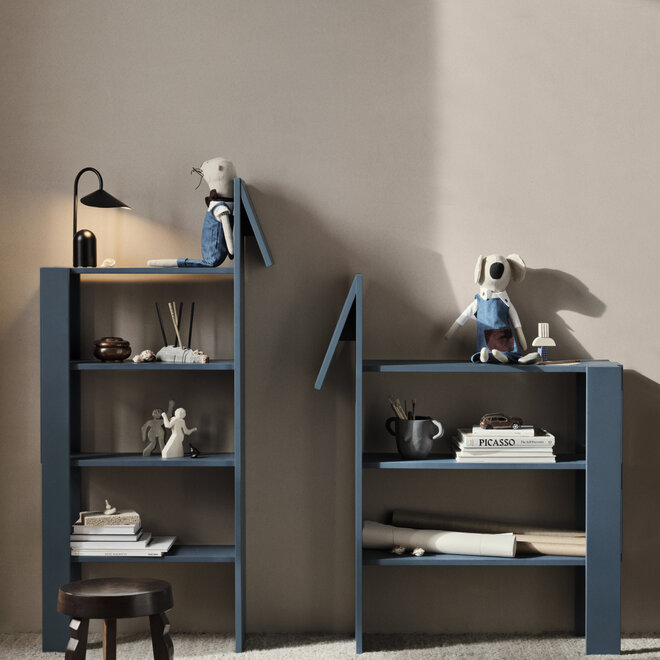 giraffe bookcase - dark blue