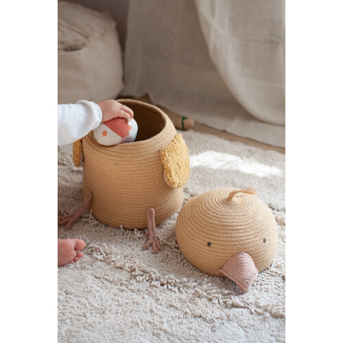 LORENA CANALS basket charlie the chicken