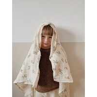 MAIN SAUVAGE big swaddle - holly flowers