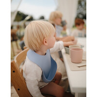 MUSHIE silicone bib - powder blue