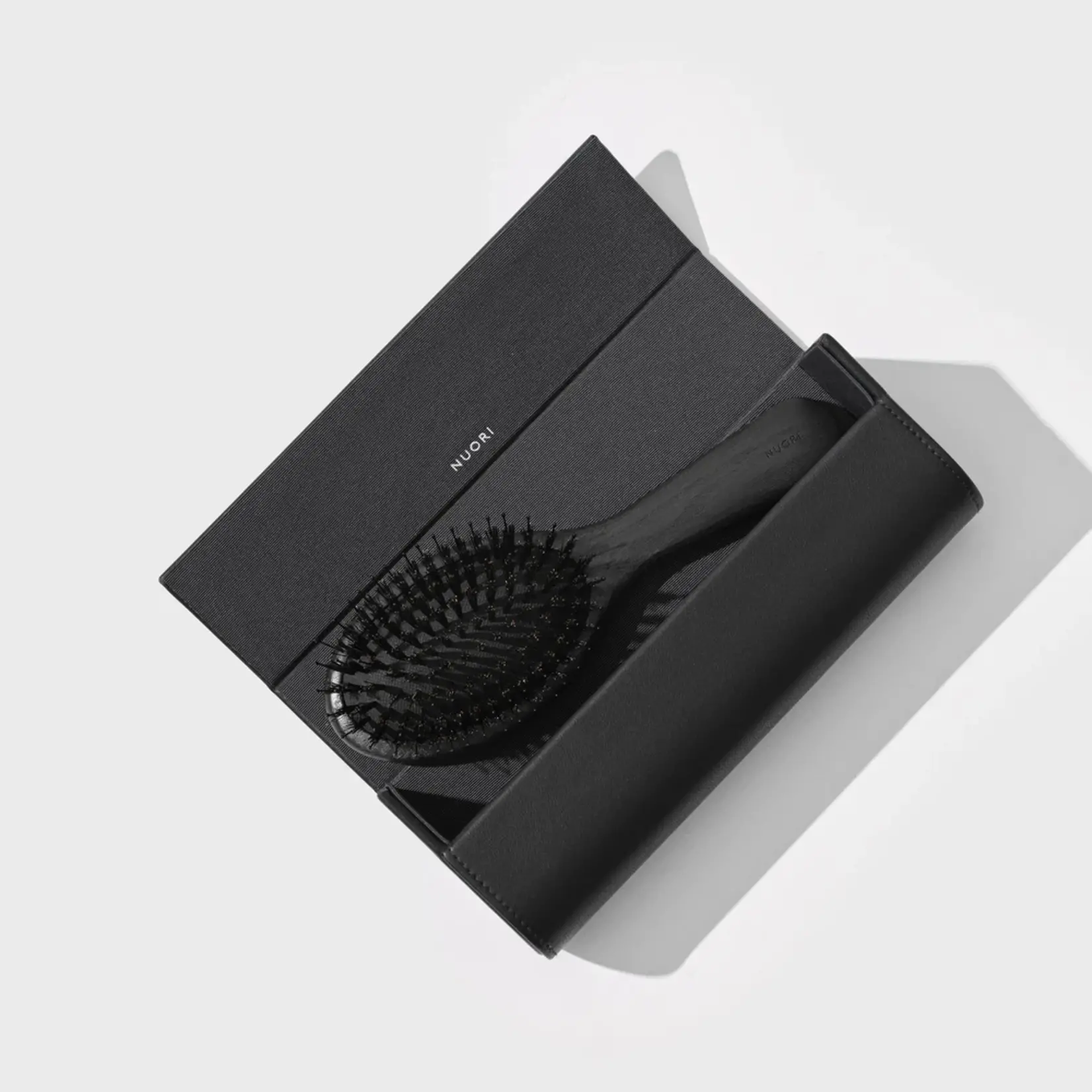 Nuori Nuori Revitalizing Hairbrush