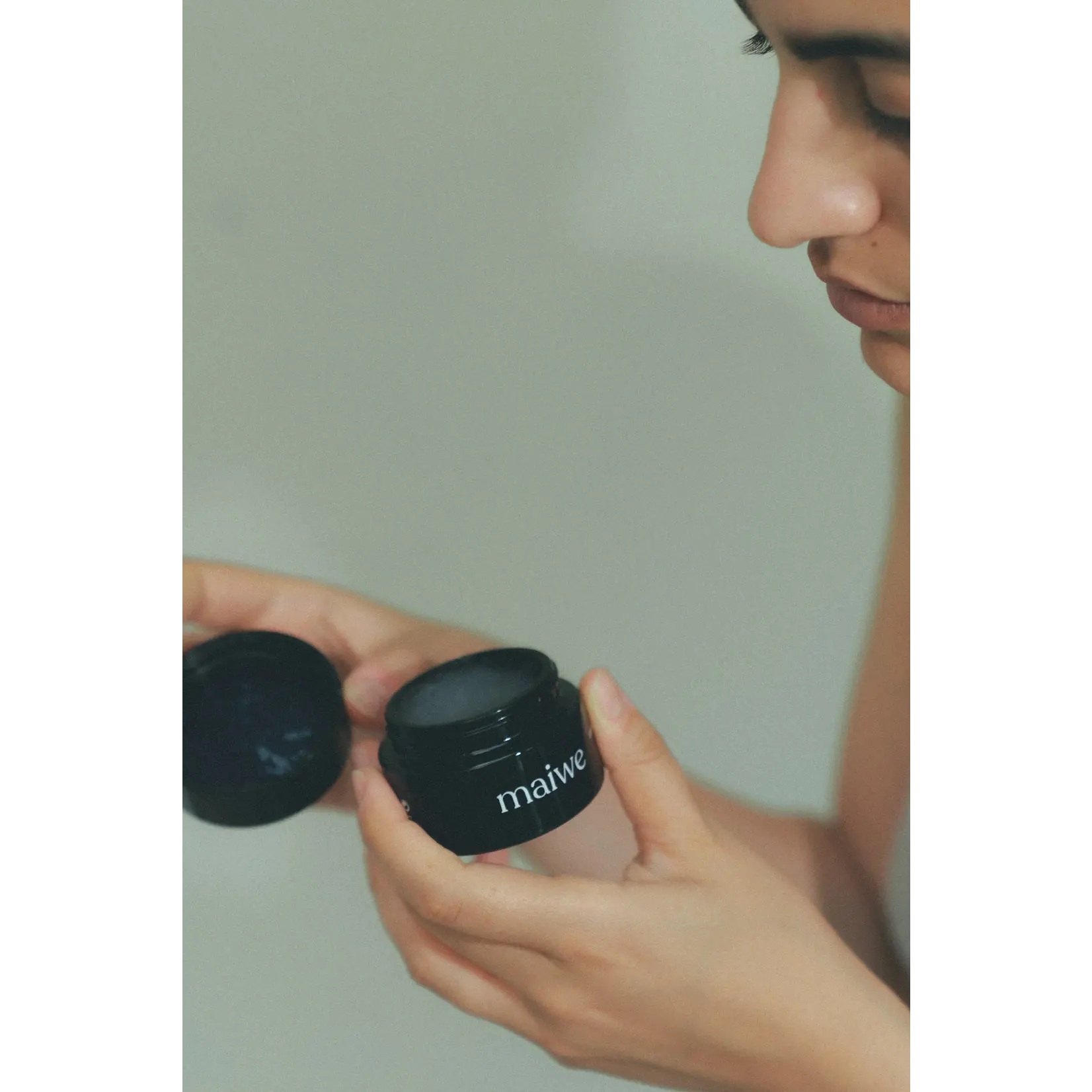 Maiwe Exfoliating Glow Mask
