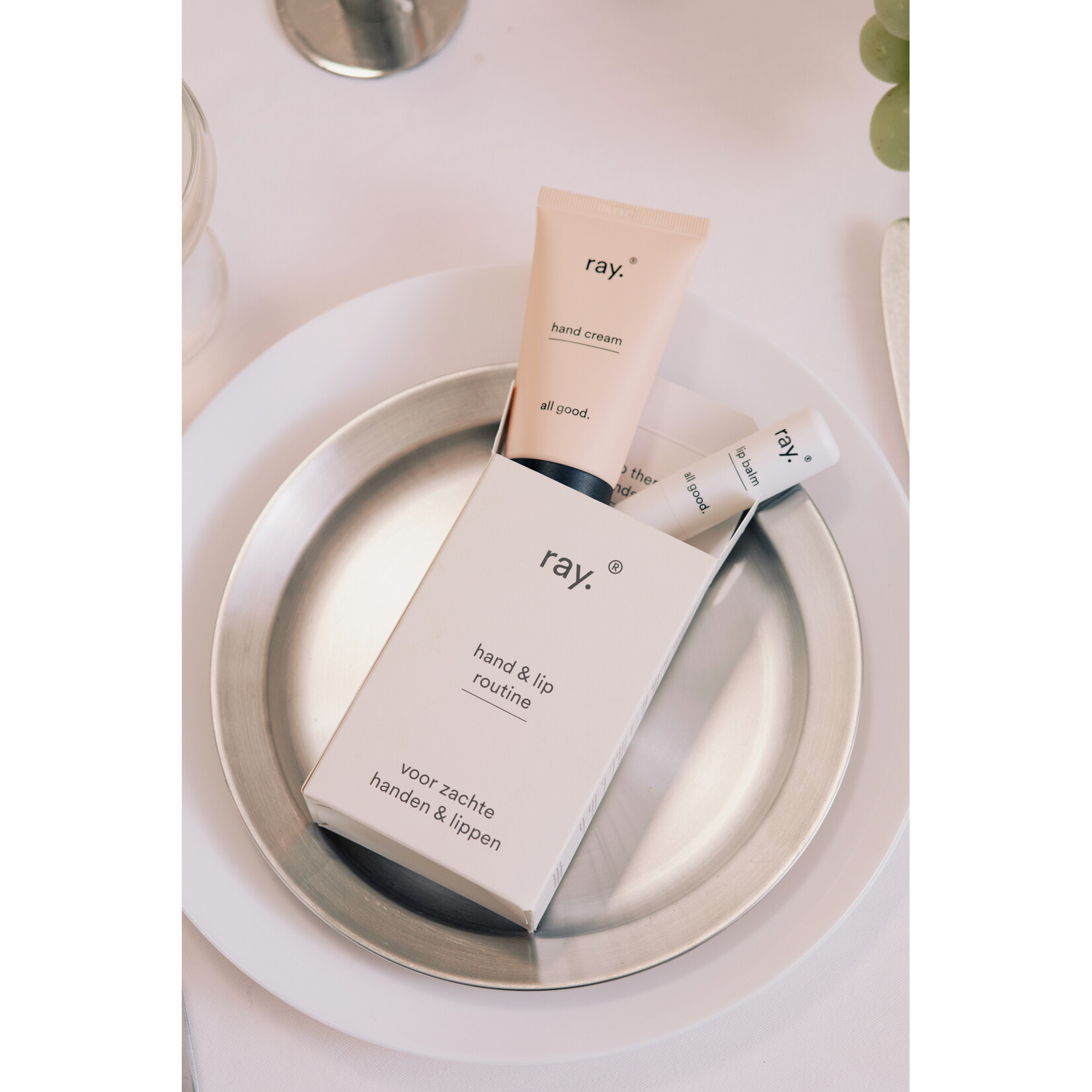 Ray. Giftset Ray Hand & Lip Routine