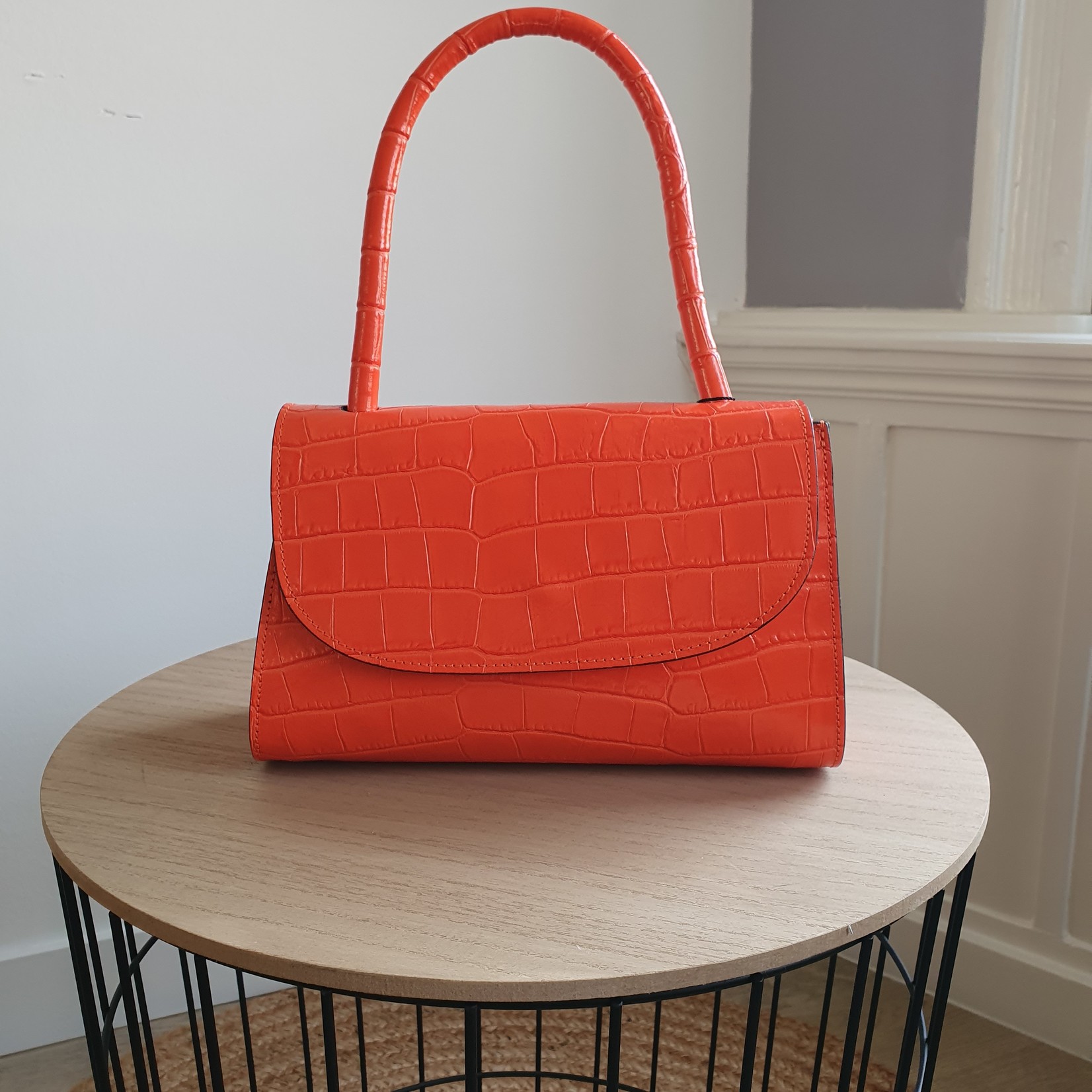 FIRST LADY FIRENZE Orangefarbene Ledertasche mit Aufdruck