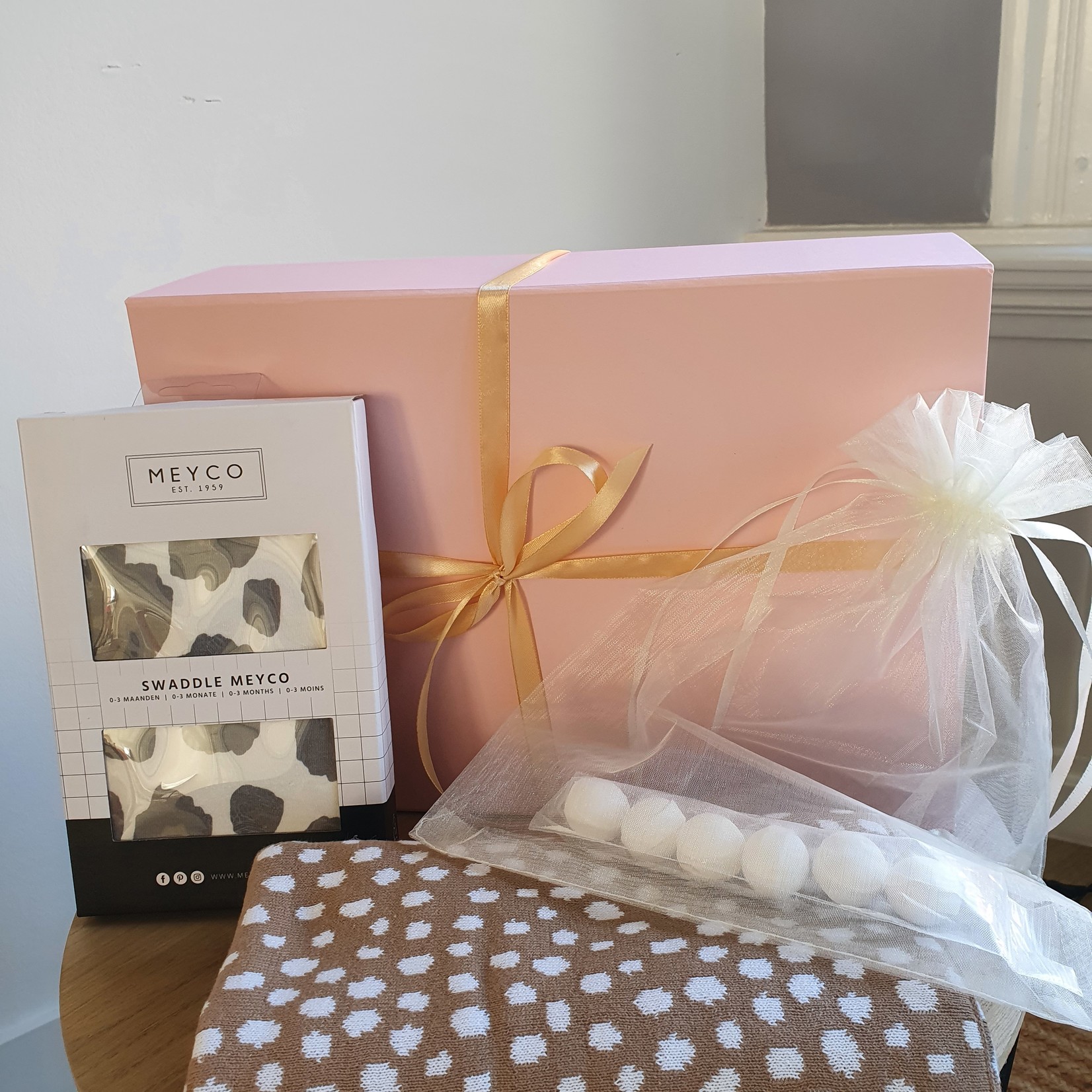 Eve's Gifts Pink Gift Box Baby Swaddle & Blanket