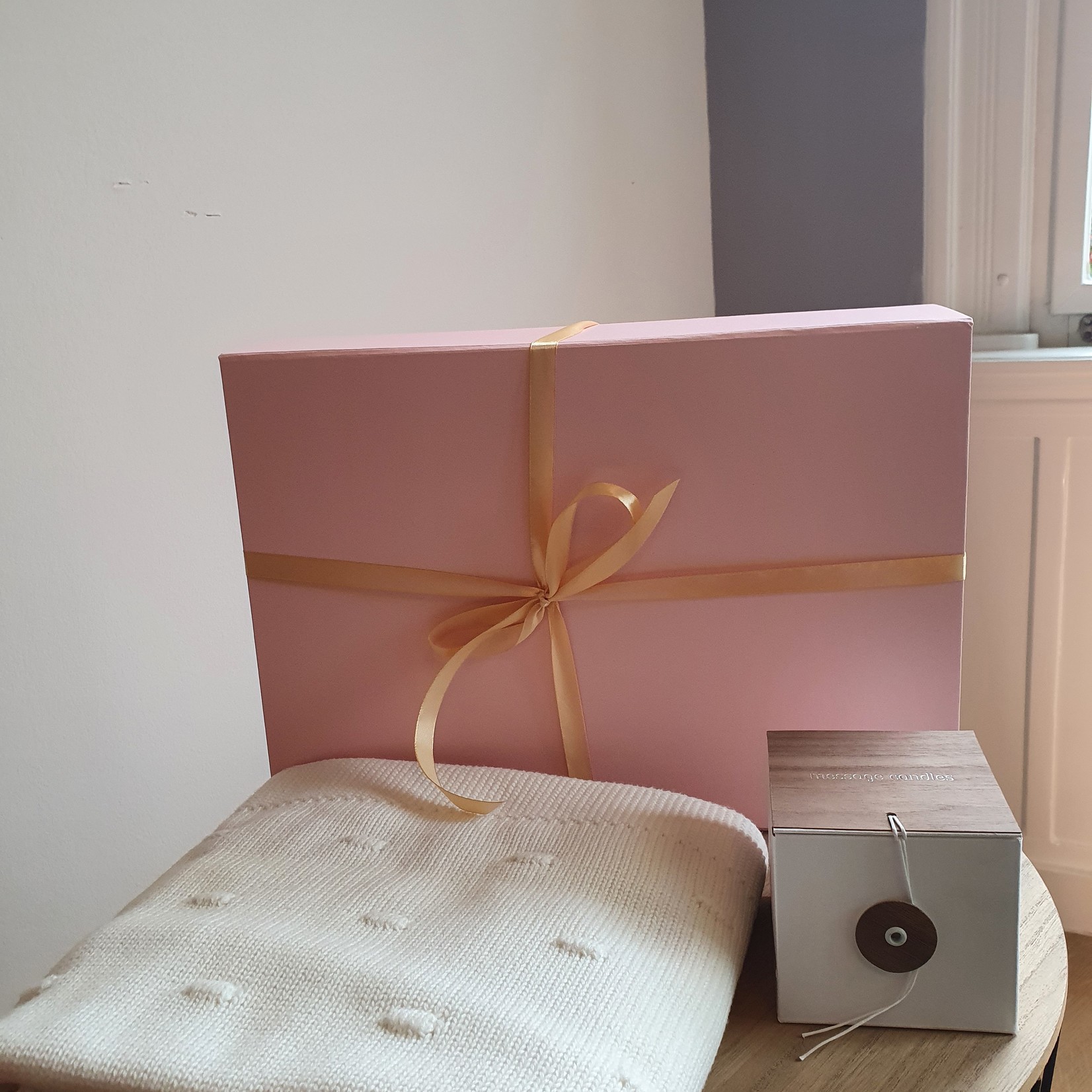 Eve's Gifts Baby Pink Gift Box - White Plait & Love Candle