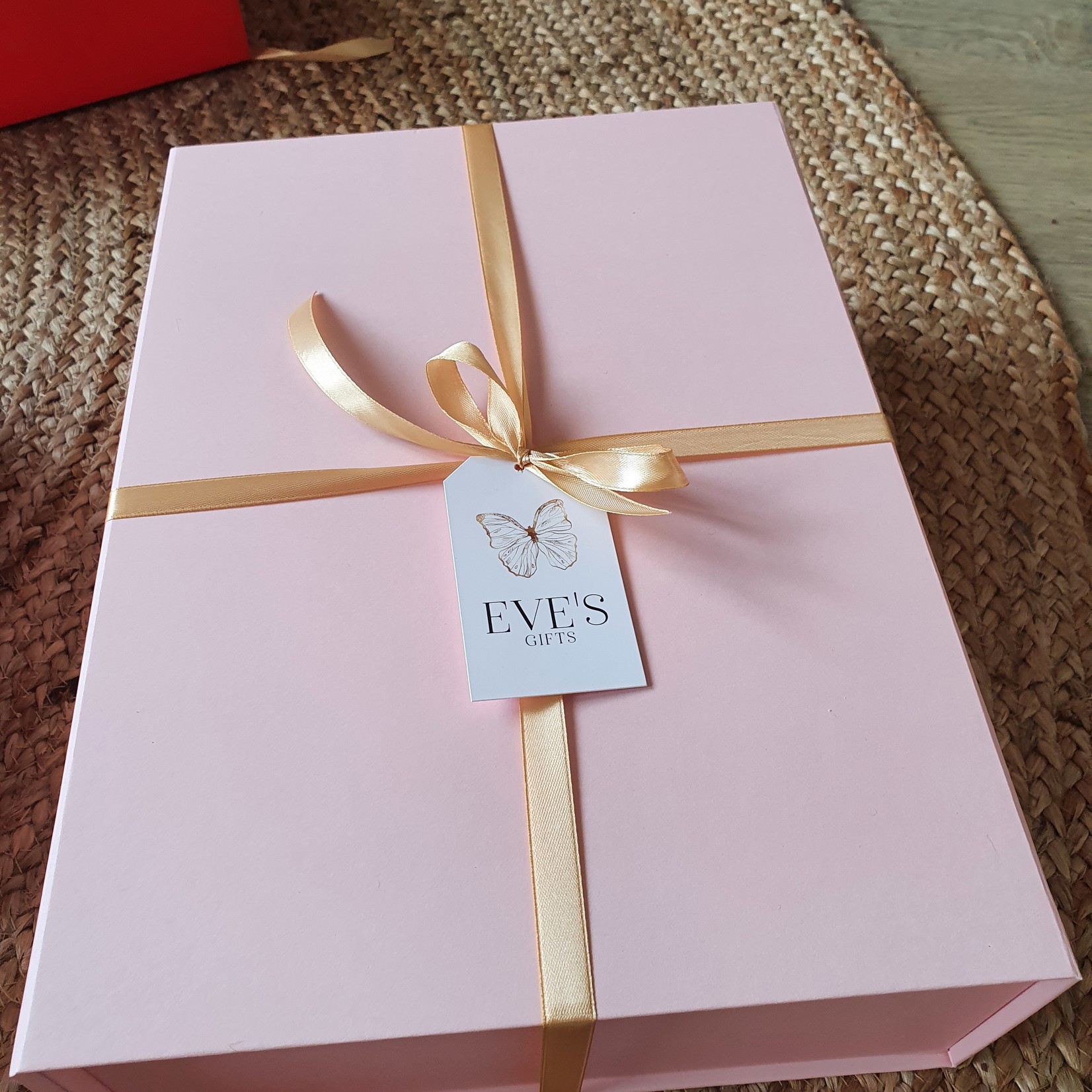Eve's Gifts Luxe Pink Gift box - Bag & Bandana