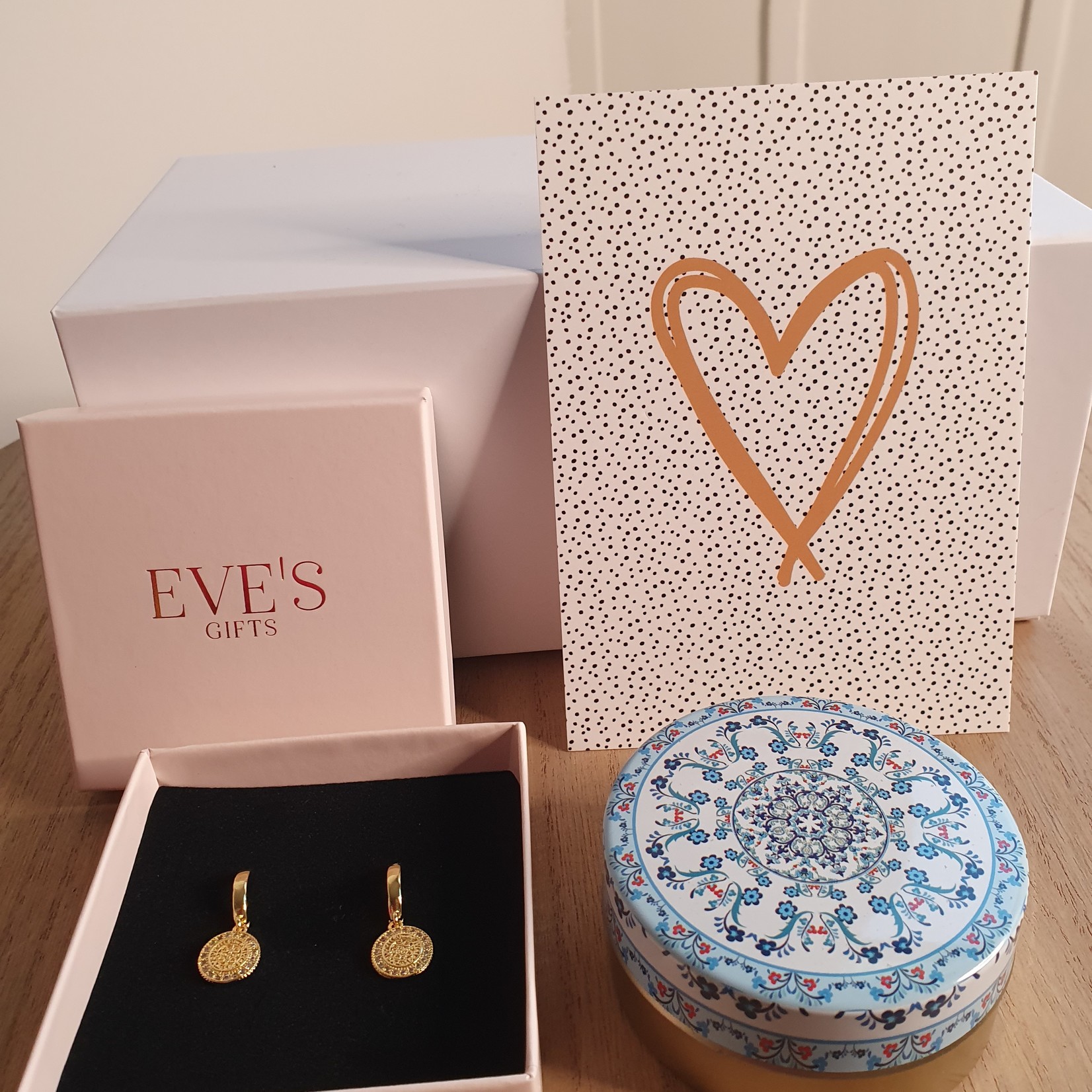 Eve's Gifts Gift box luxury soap and gold plated earrings