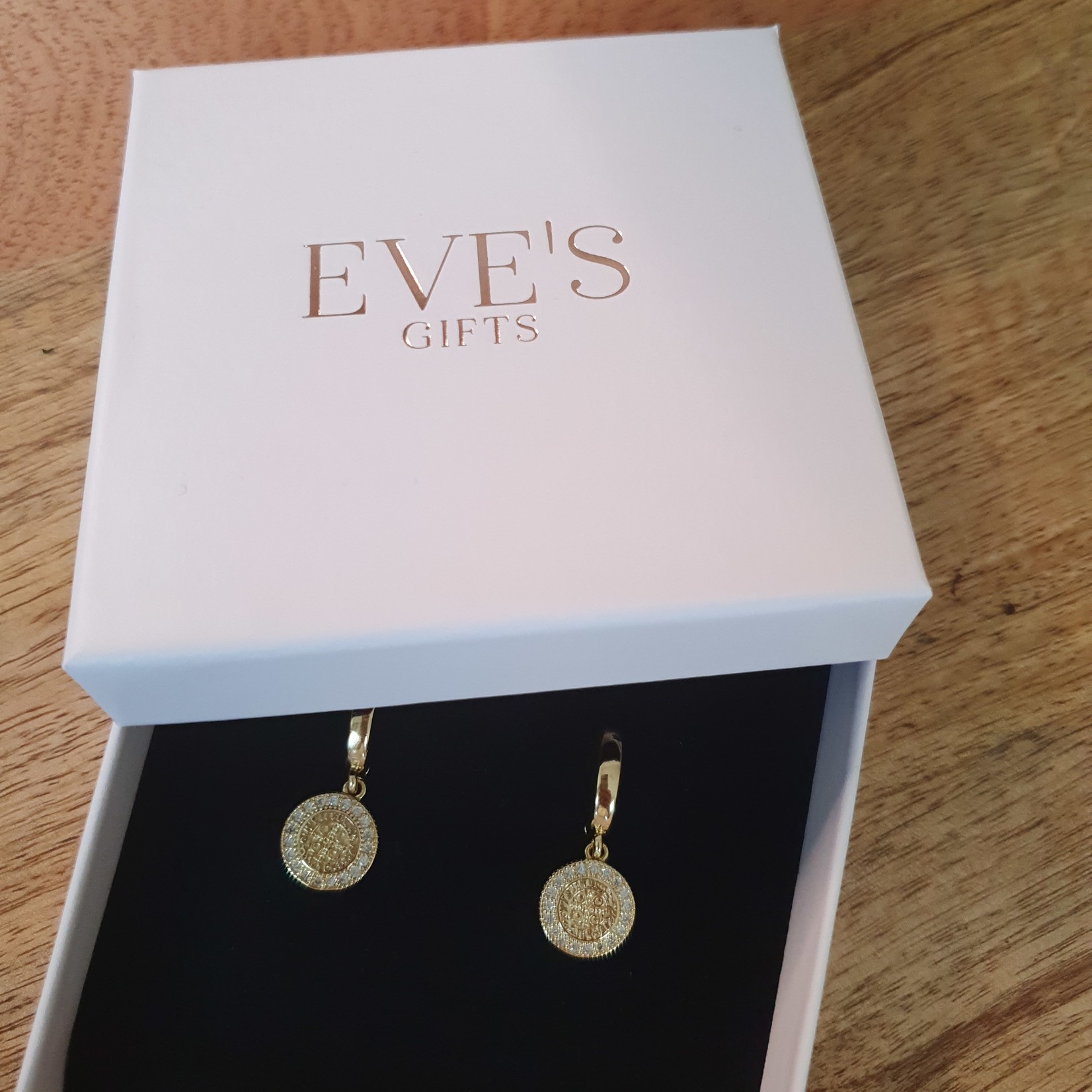 Eve's Gifts Geschenkbox Luxusseife und vergoldete Ohrringe