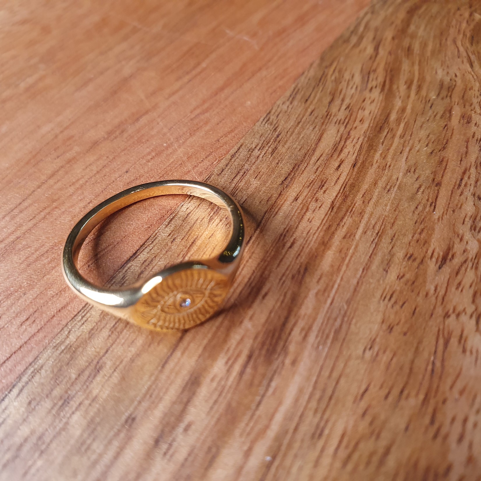 Eve's Gifts 14 Karat vergoldeter Ring aus Edelstahl Tribel