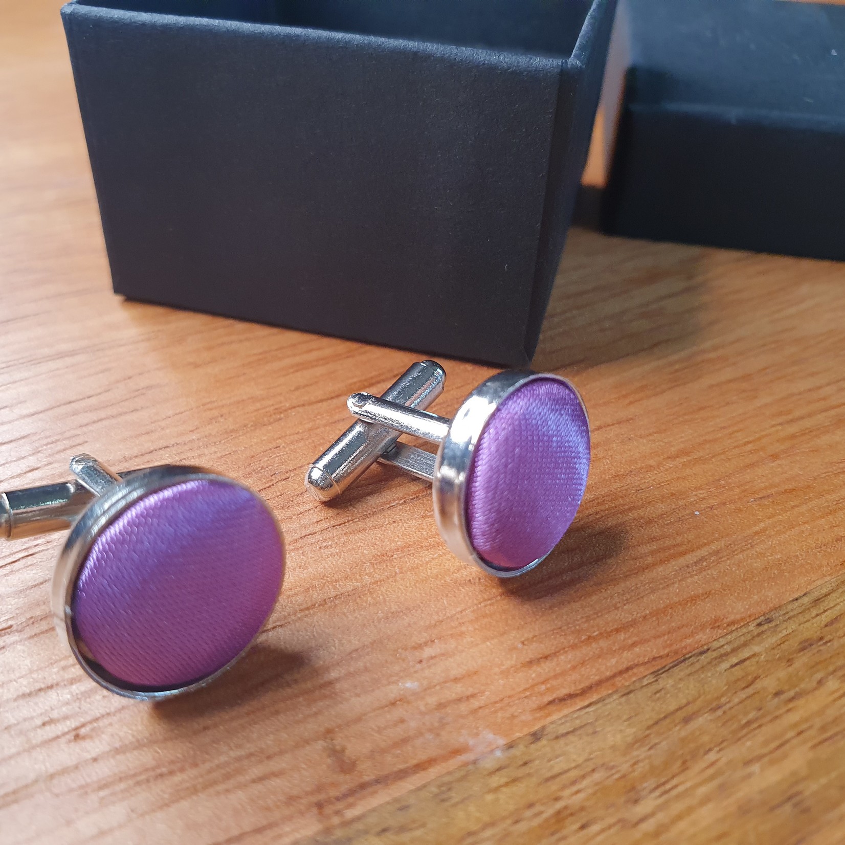 Eve's Gifts Lilac color cufflinks