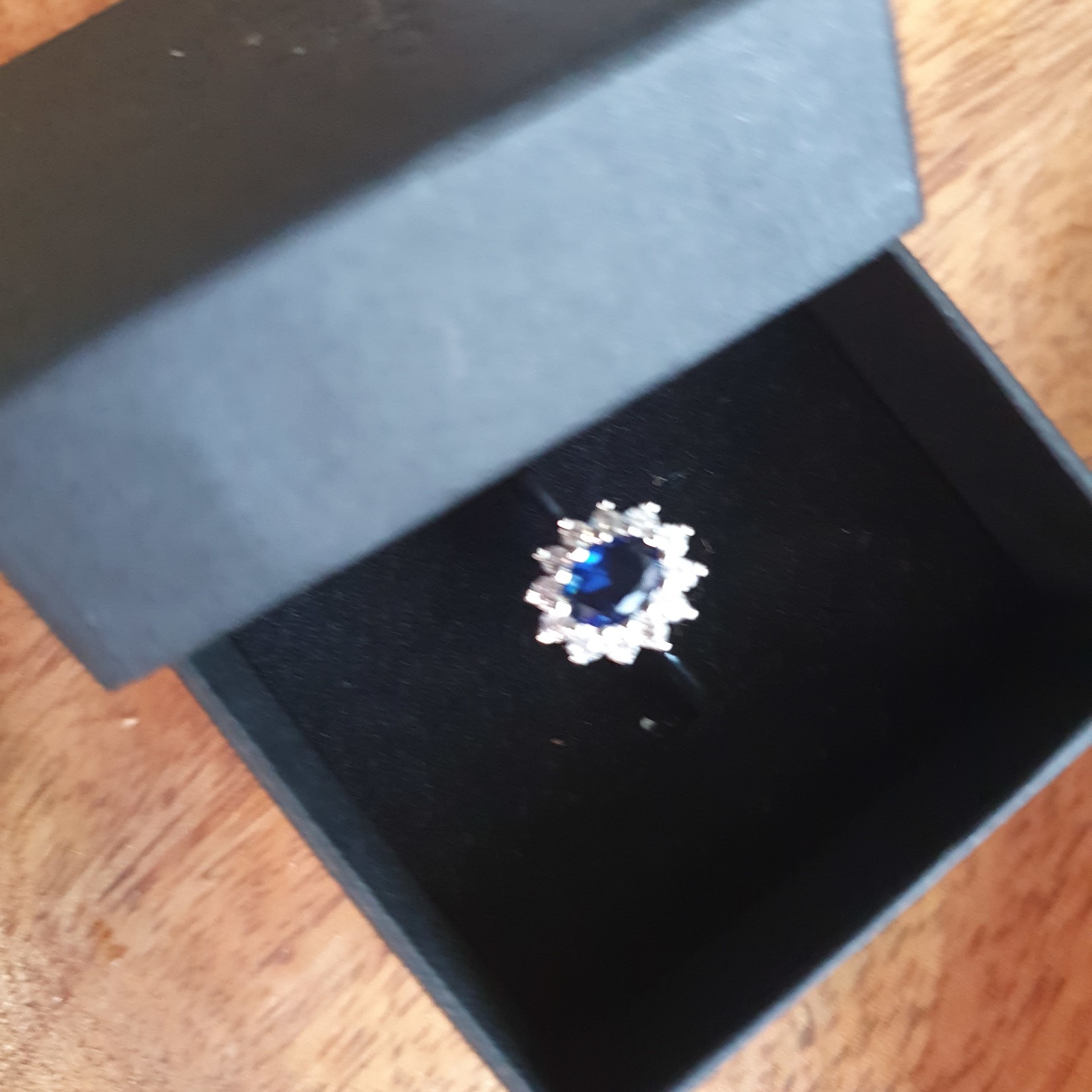 Eve's Gifts Silver princess ring with blue stone